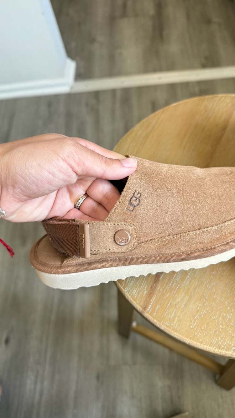 UGG Kids Goldenstar Clog in Driftwood - Picture 4 of 8